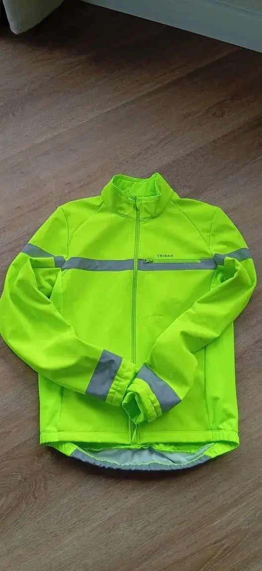 Cyklistická bunda.