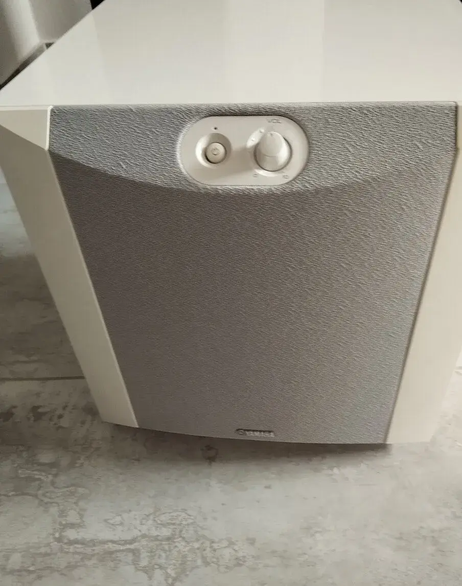 YAMAHA NS SW200 subwoofer
