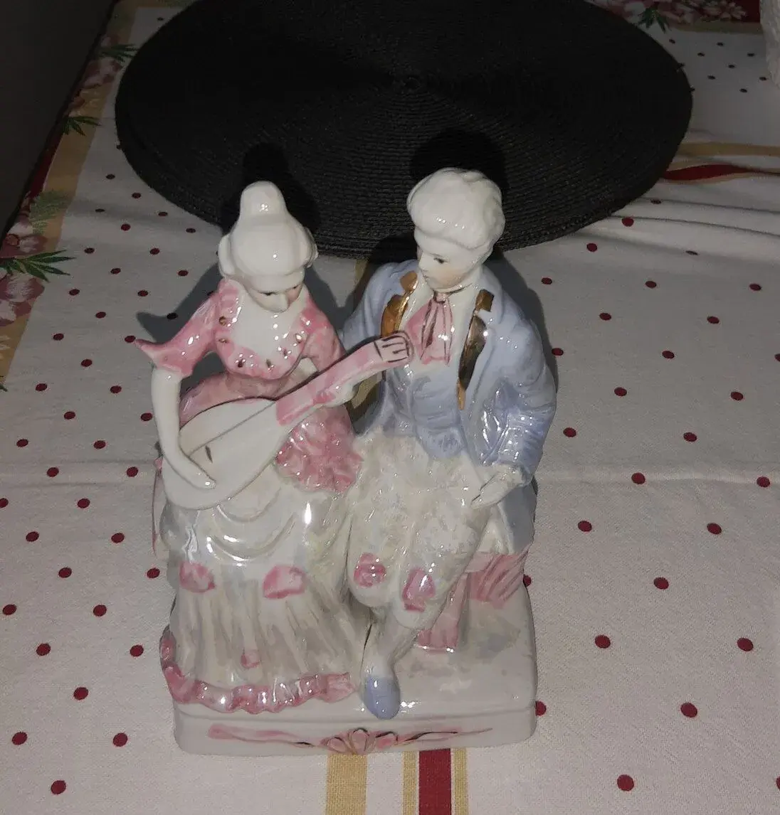 Porcelánová soška