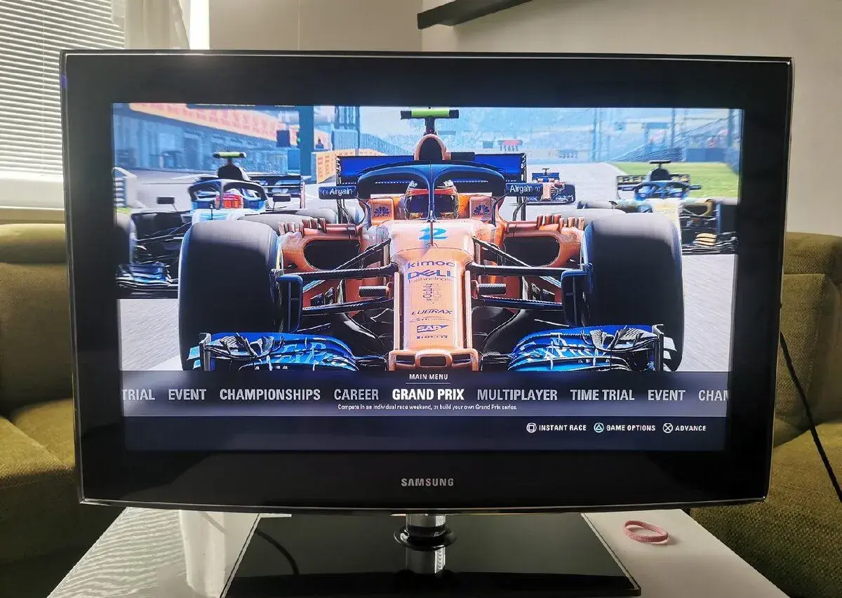 LCD TV SAMSUNG