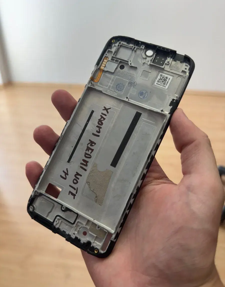 Stredové rámy Originál - Infinix, Motorola, Xiaomi