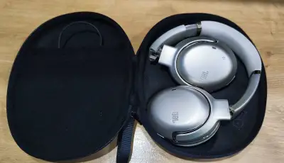JBL Tour ONE M2