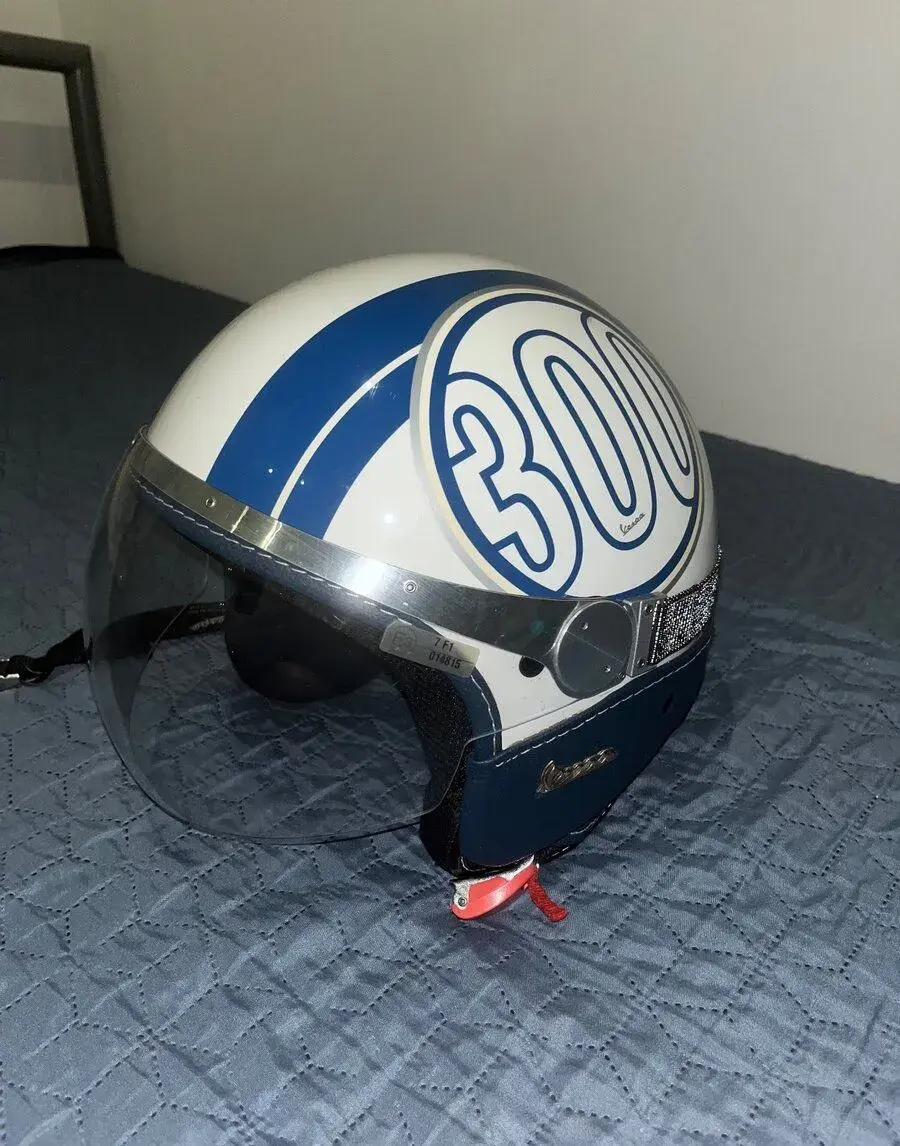 Moto prilby na skúter / moped: Originál Vespa GTS 300 + Hech