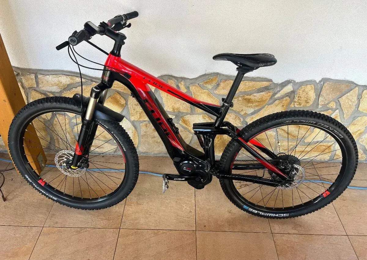 Celoodpruzeny E-bike Cube Stereo Hybrid 120 Bosch
