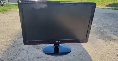 22 palcový LCD monitor LG Flatron E2250T