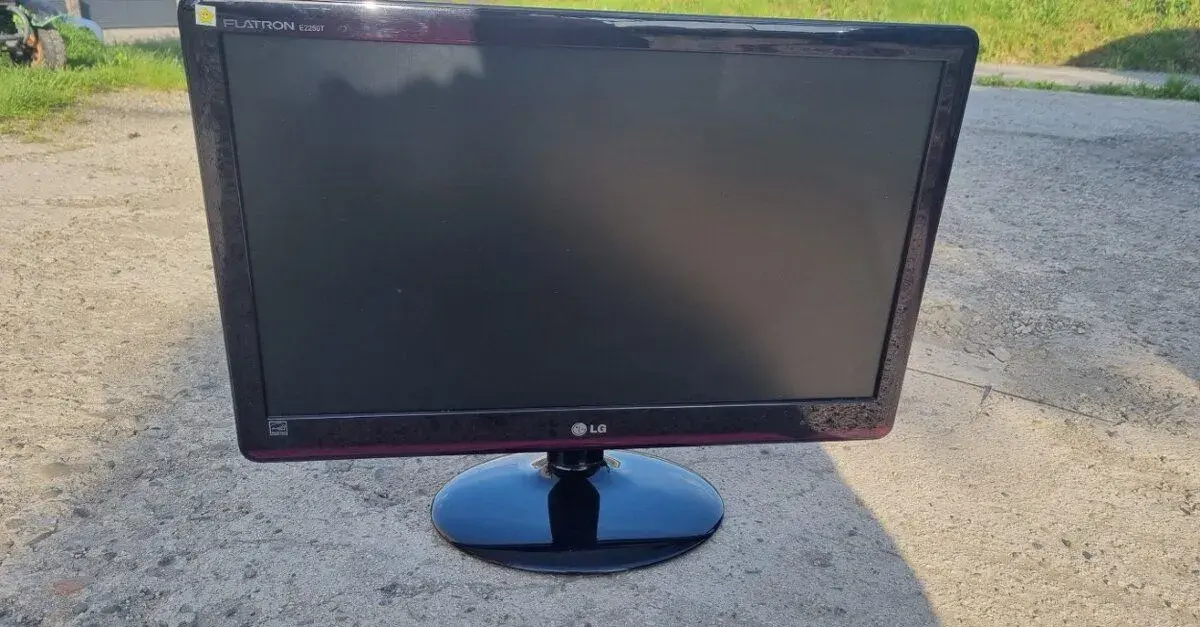 22 palcový LCD monitor LG Flatron E2250T