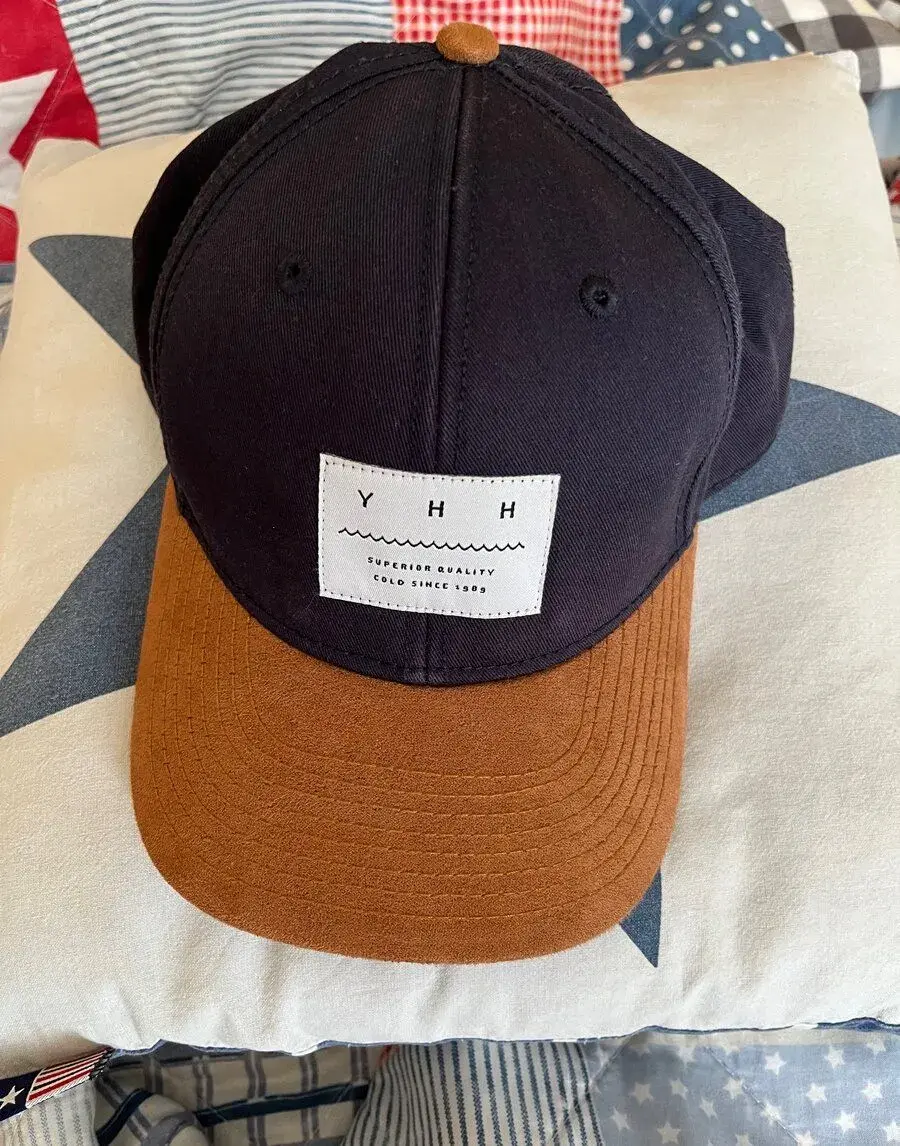 H&M šiltovka