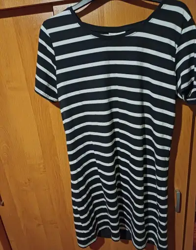 Prúžkované šaty pre moletky xxl