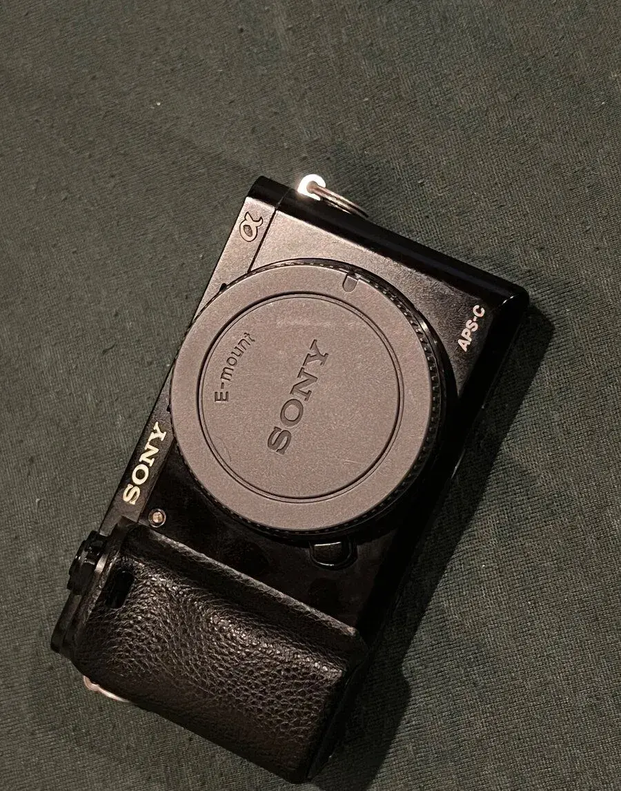 Sony a6000 telo