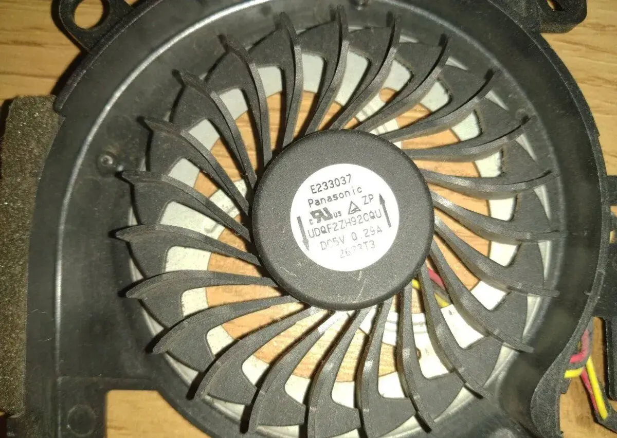Chladiaci ventilátor E233037 Panasonic do notebooku