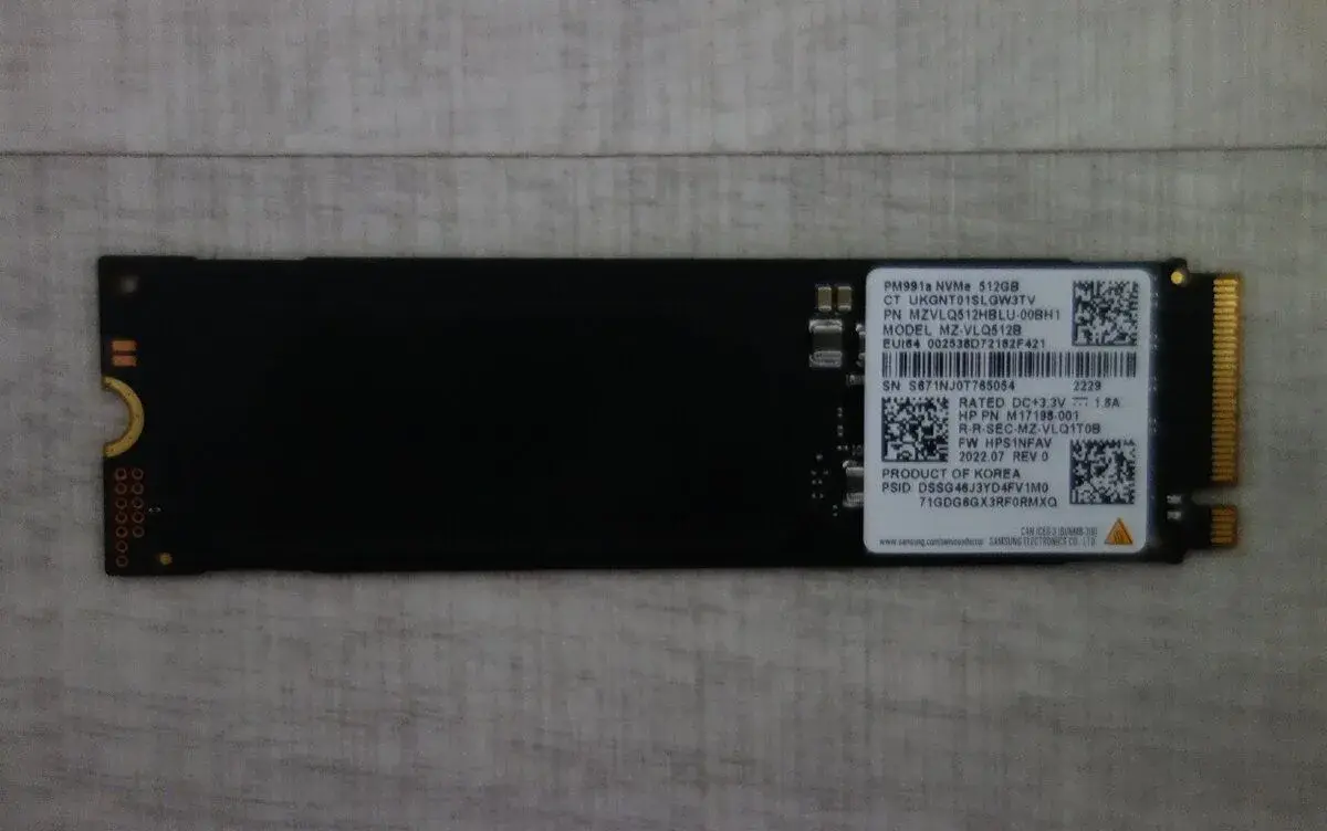 SAMSUNG PM991a 512GB NVMe SSD
