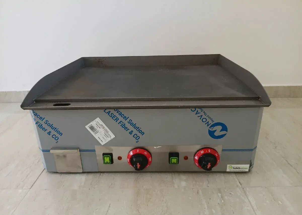 Elektrická stolová grilovacia platňa 66x55 cm