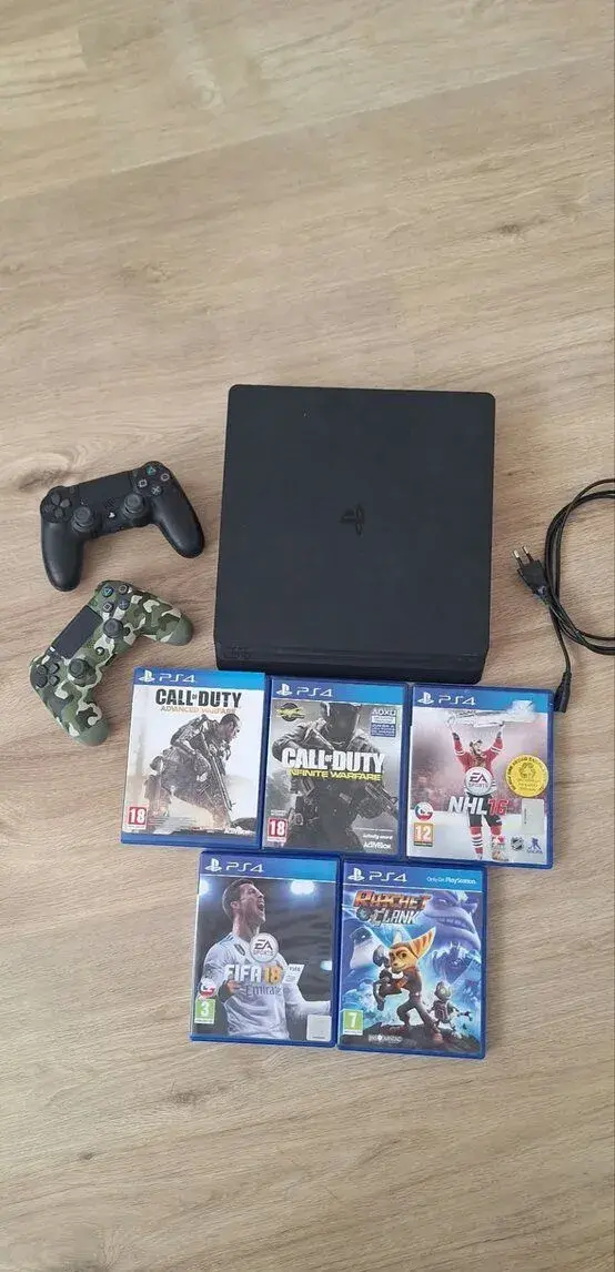 PS 4 slim