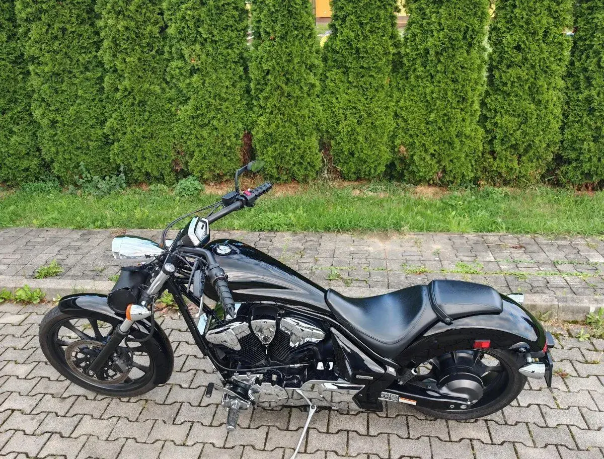 HONDA VT 1300 CX CRUISER-MOZNA VYMENA