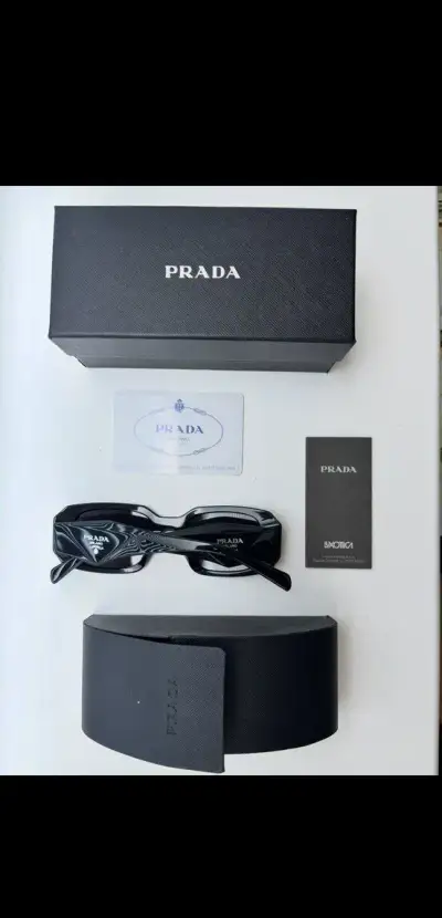 Prada čierne okuliare