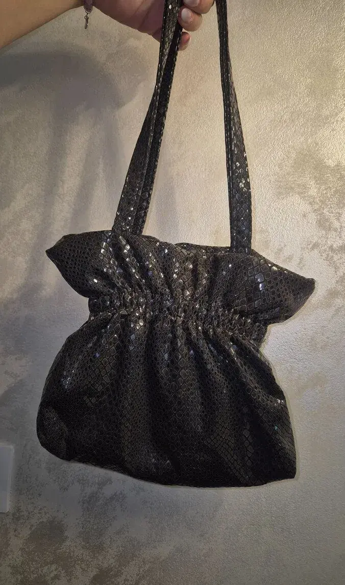 Trblietavá dámska kabelka 23cm