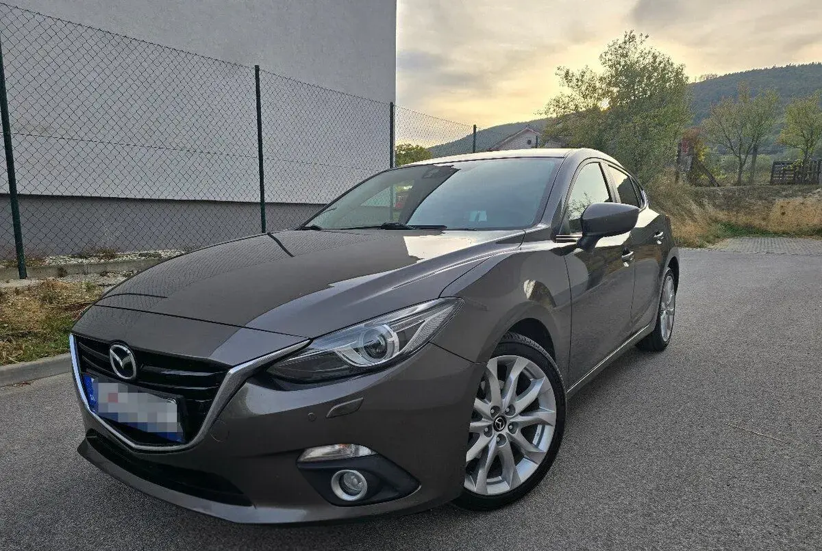 2014Mazda 3 2.0Skyactiv88kw,Automat,Po 1.majiteľ,nová stk