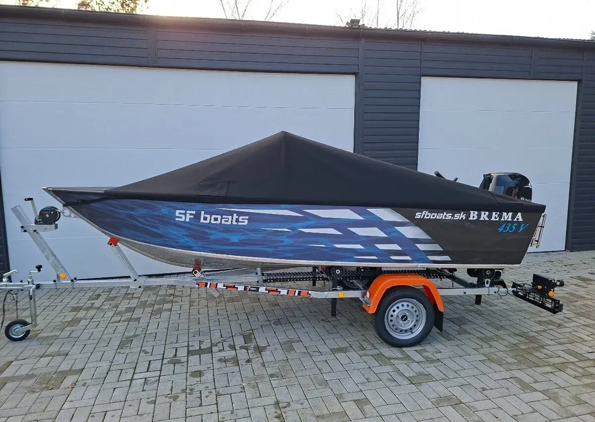 Motorový čln BREMA 435 V