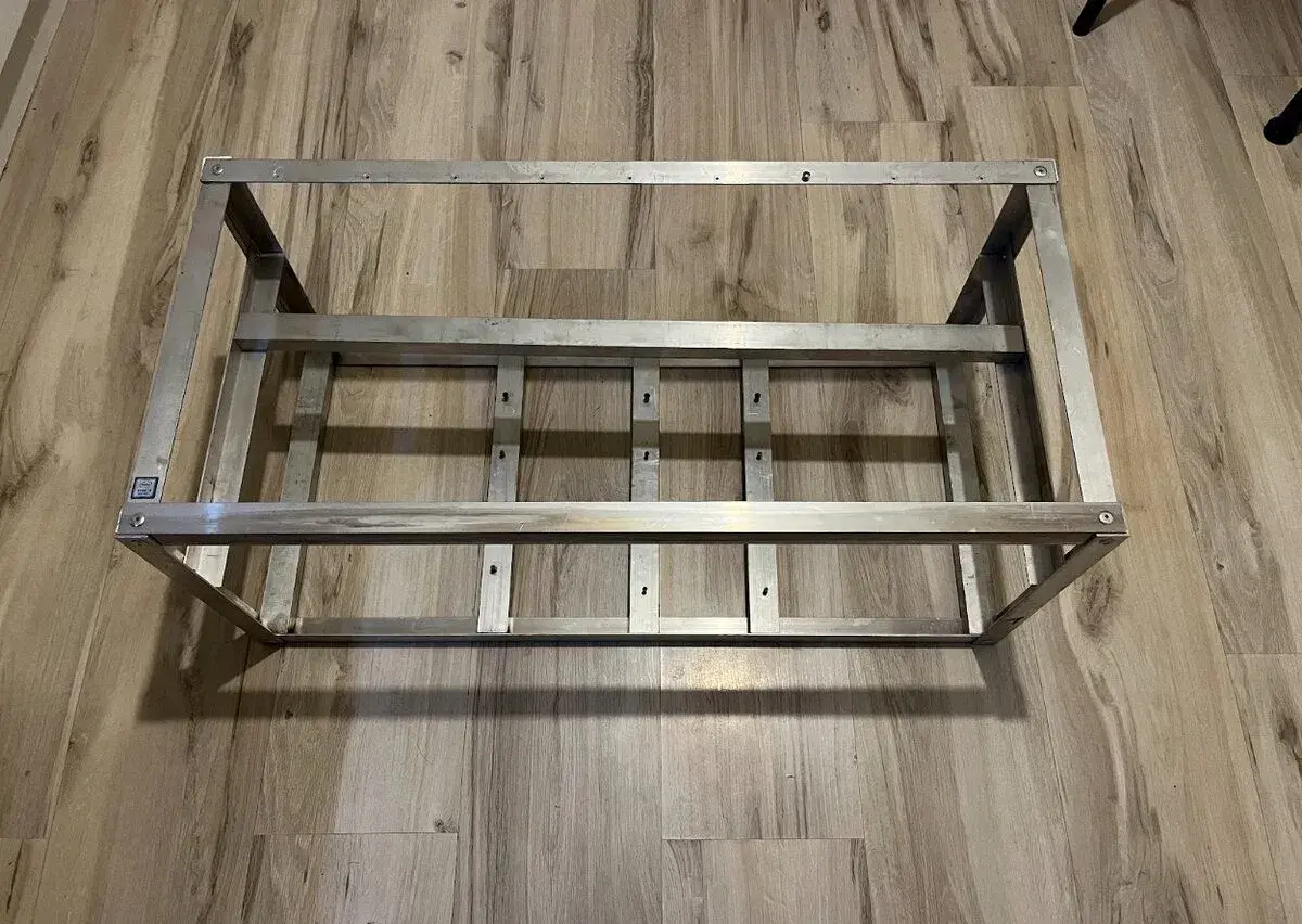 mining rig konstrukcia - 9 kariet