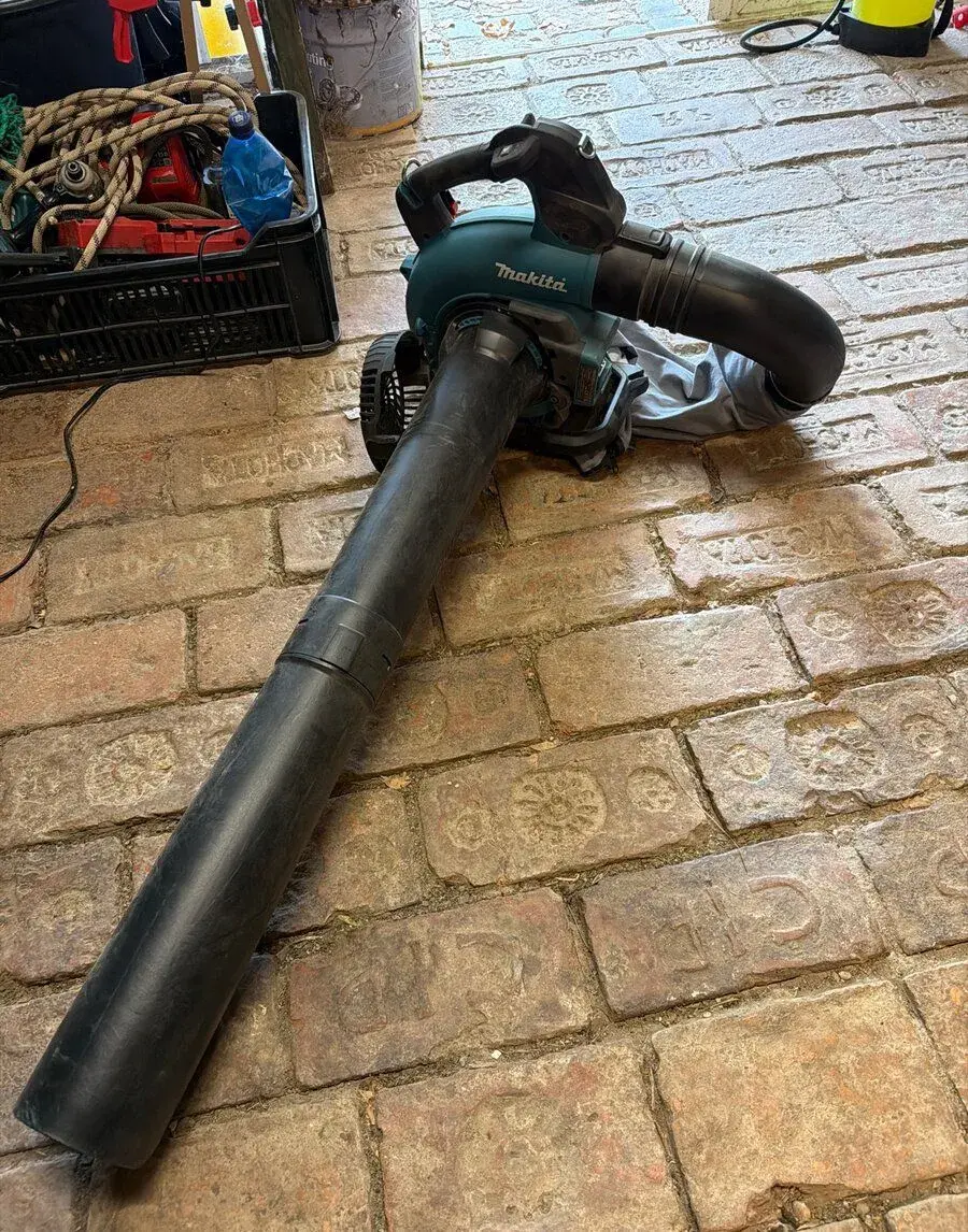 Makita xgt vysavač UB003 GZ