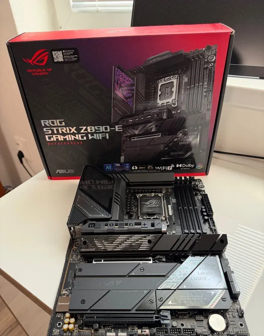 ASUS ROG STRIX Z890-E (v záruke)