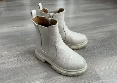 Dievčenské slip on čižmy 26