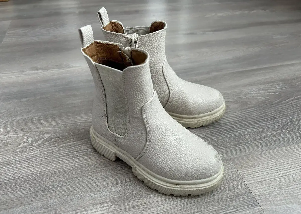 Dievčenské slip on čižmy 26