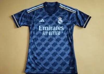 Dres Real Madrid Adidas zo sezóny 23/24 vonkajší