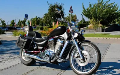 Suzuki Intruder VS 800