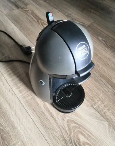 Nescafe Dolce Gusto - kapsulovy kavovar