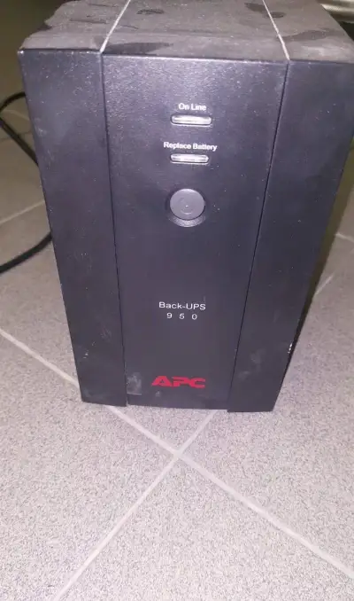 APC Back-UPS 950VA, 230V