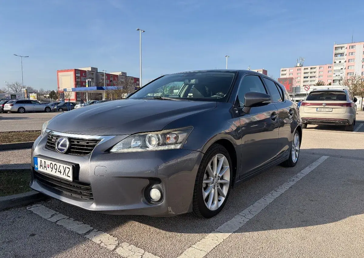 Lexus CT – 280 000 km