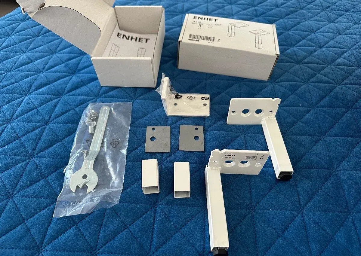 Nozicky pod skrinku nove IKEA Enhet