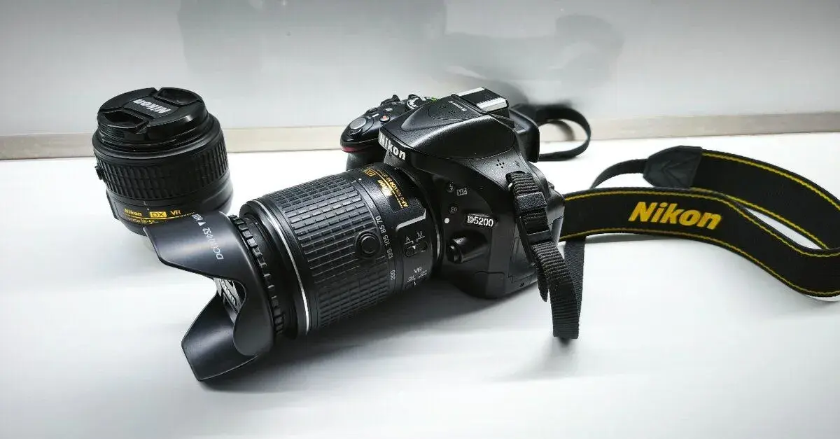 Nikon 5200