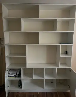 Vstavaný regál