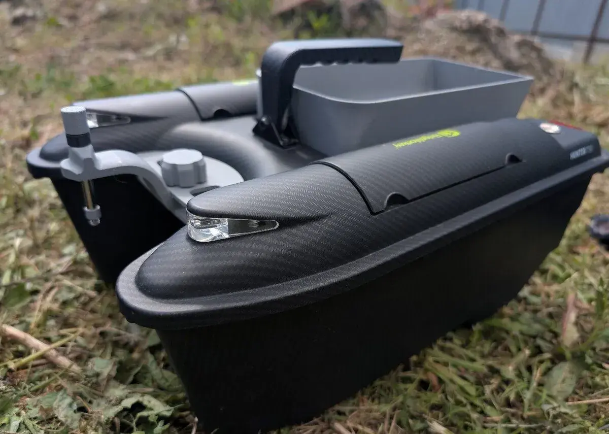 Zavážacia loďka RidgeMonkey Hunter 750