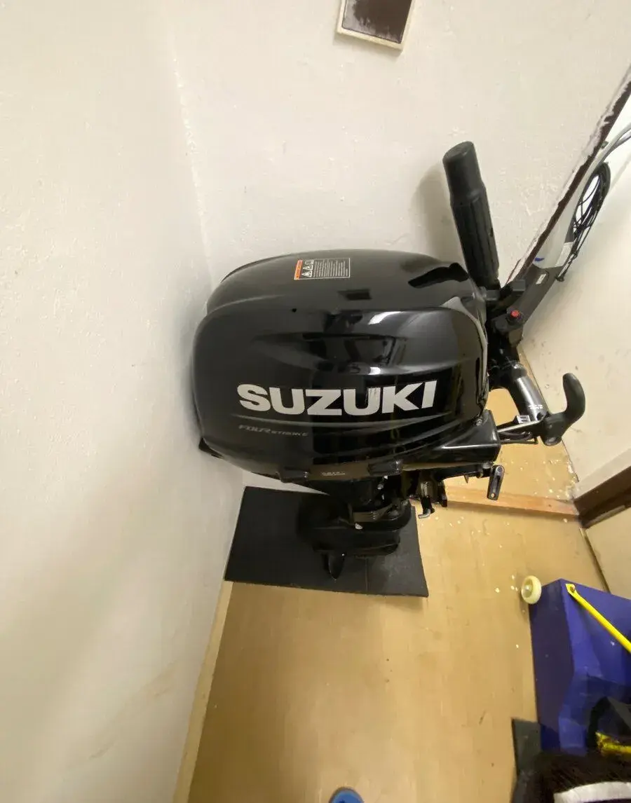 Závesný lodný motor Suzuky DF 20 AS, 20 HP
