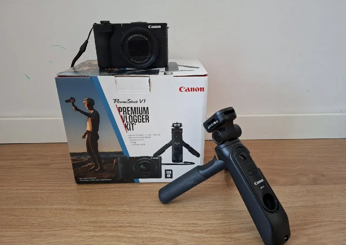 Canon Powershot V1 premium vlogger kit