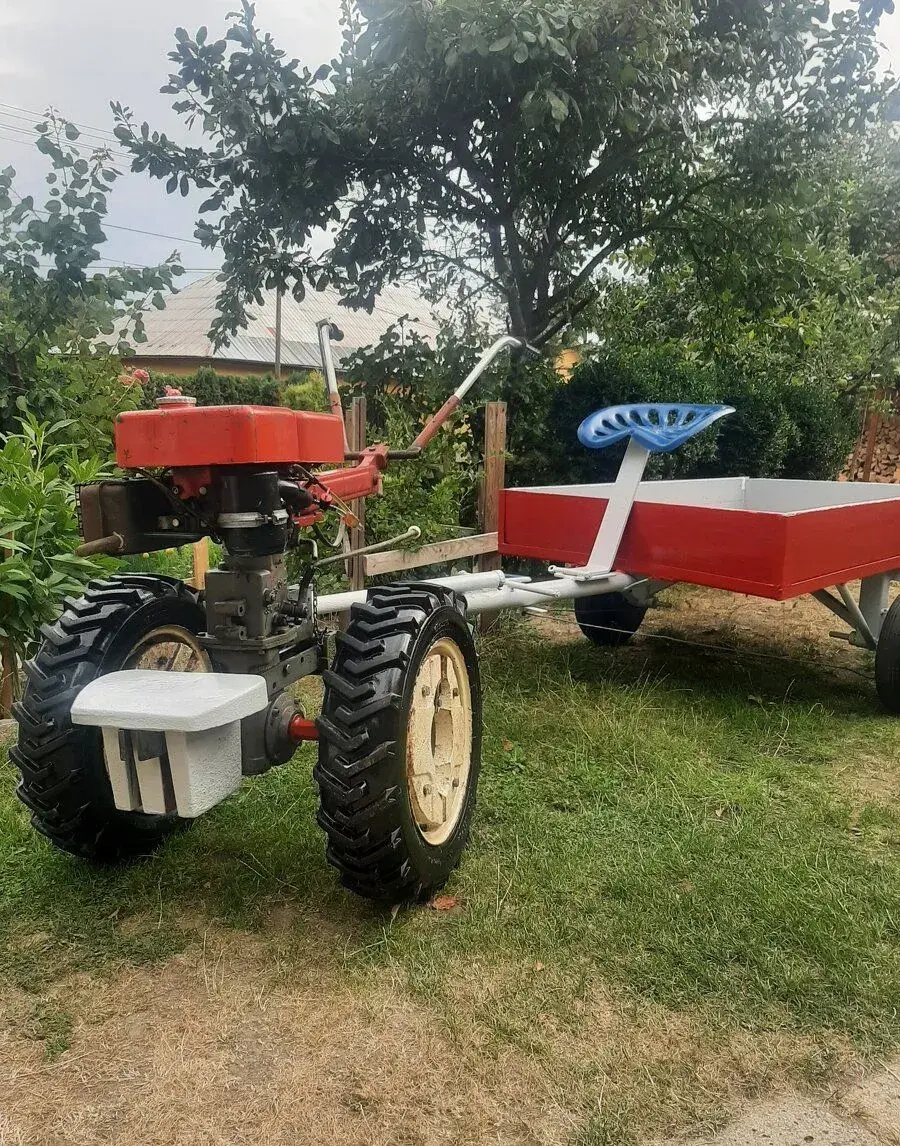 Vari 1453 malotraktor +vlečka