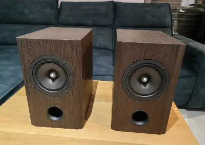 Omnes Audio Nr.5