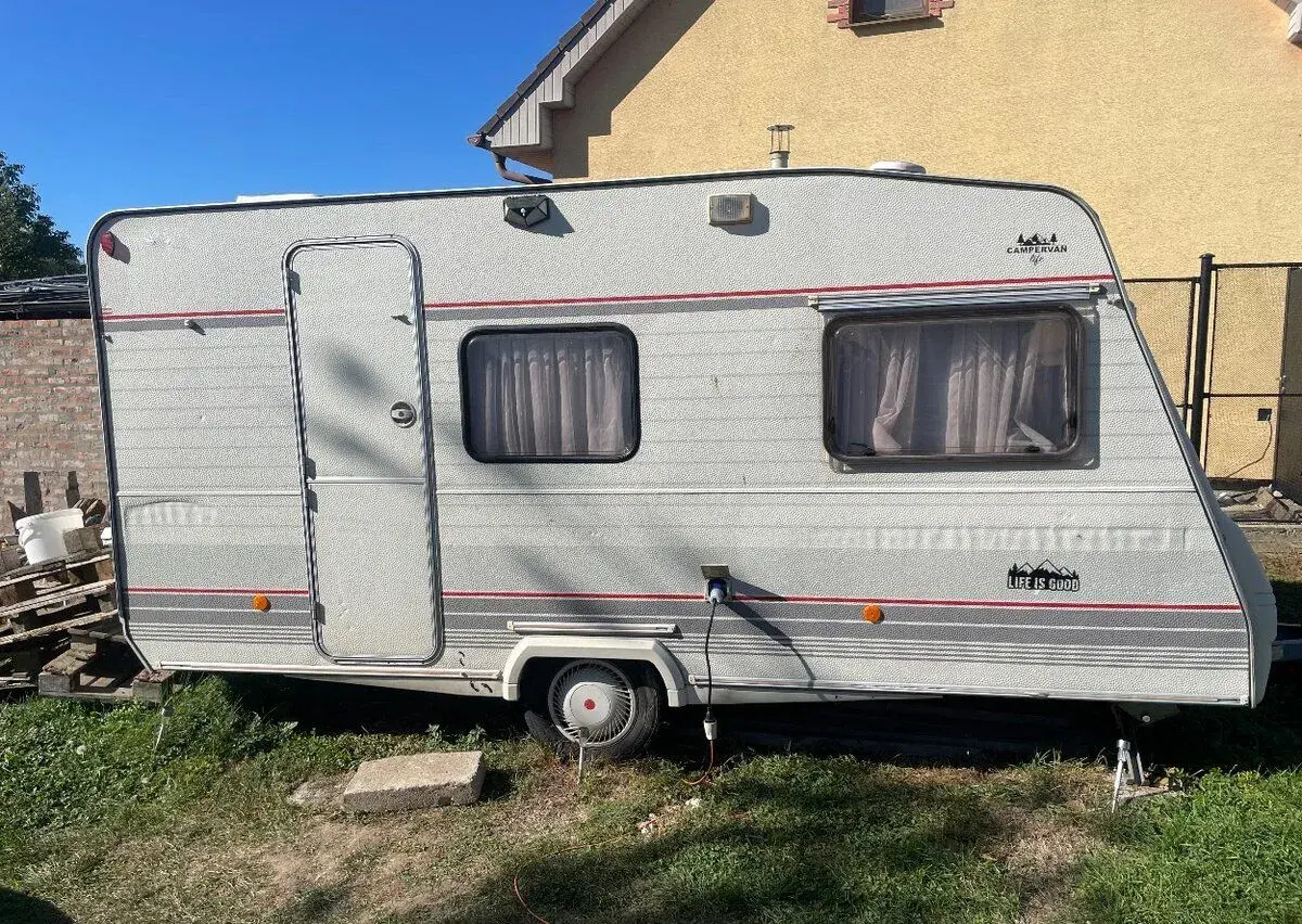 Tento karavan pre 4 osoby