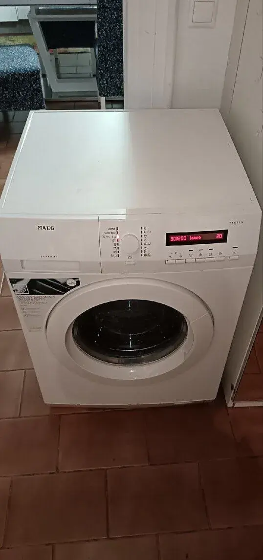 Rodinná práčka aeg v záruke do 16. 12.26 dovoz v BA