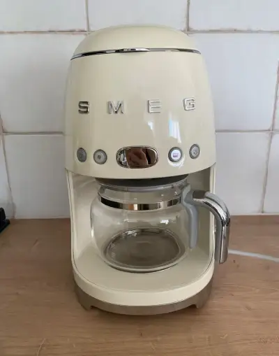 Prekvapkávací kávovar SMEG