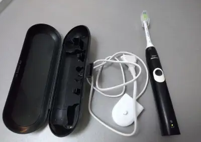 elektricka zubna kefka philips Sonicare+nova hlava,nabijacka