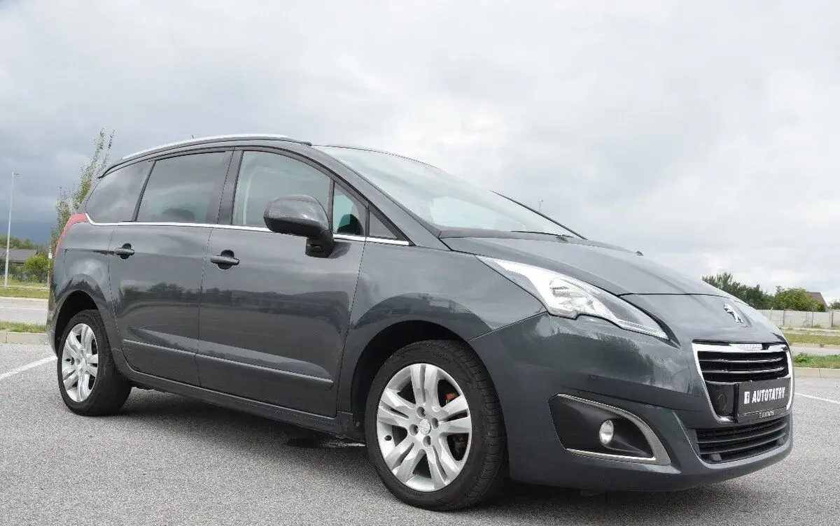 Peugeot 5008 – 2016, 279 108 km