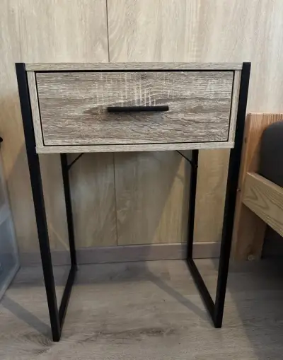Nočný stolík