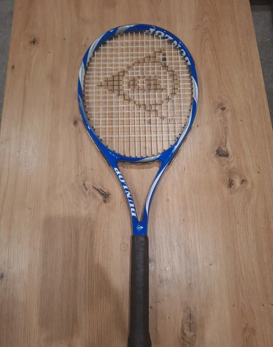 Tenisovu raketu Dunlop