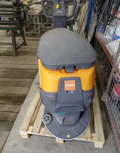 Podlahový čistiaci stroj Diversey