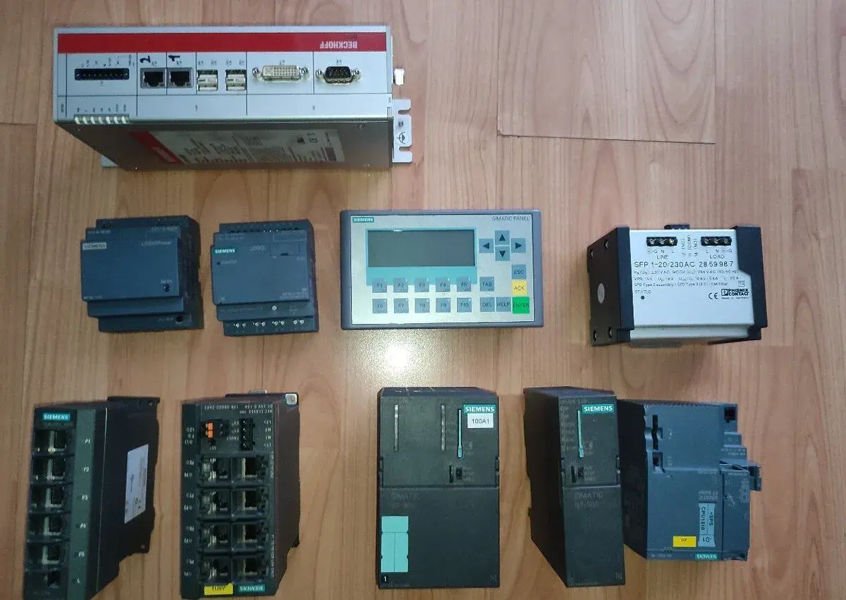 Siemens PLC Simatic S7 a LOGO, frekvenčné meniče, HMI