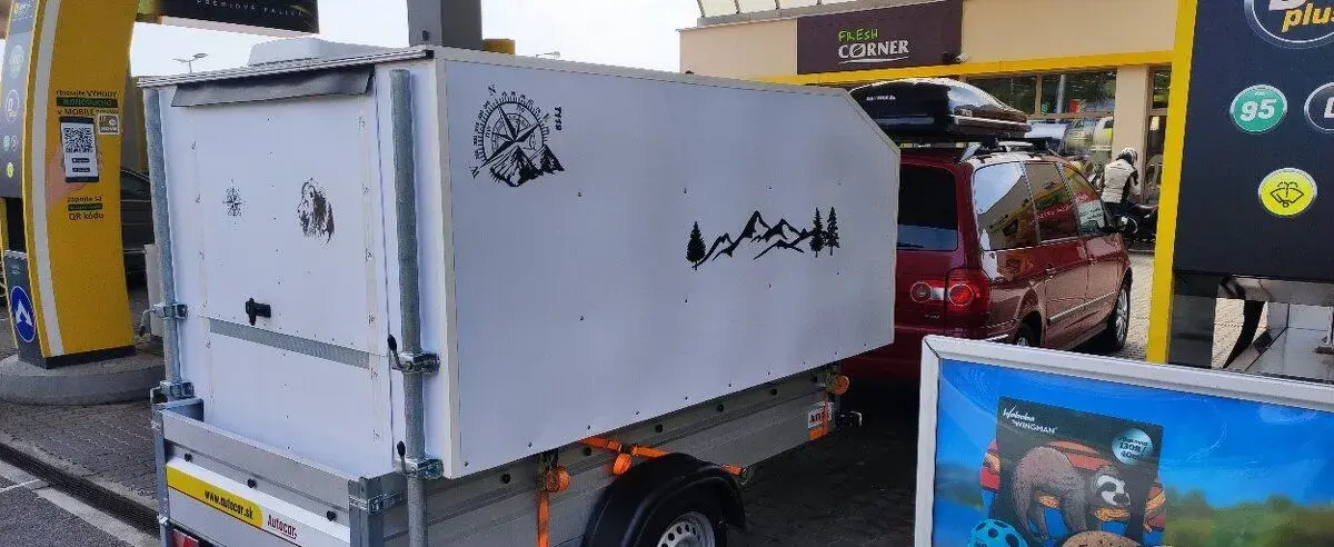 Nový minikaravan spolu s prívesným vozíkom (+plachta)